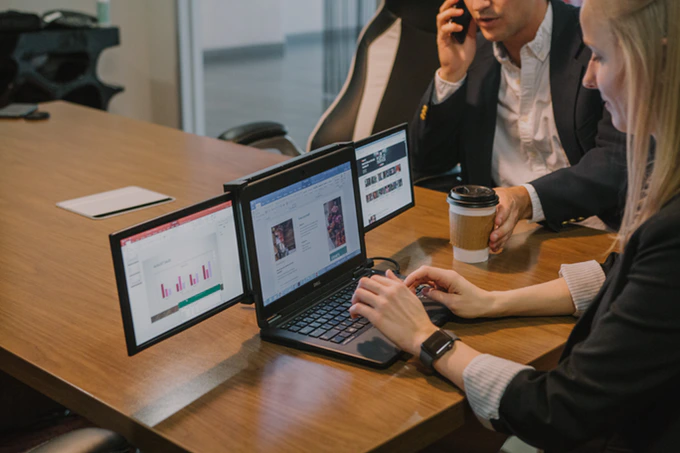 The Collapsable Triple Screen Laptop Workstation - Add two additional screens to ANY laptop. Make your laptop a Tri-Screen.